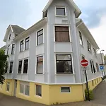Apartment Saneha Homes - Large 4 Room, 8 Guests