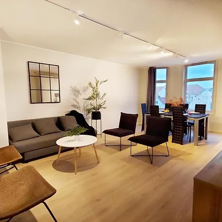 Apartmán Saneha Homes - Large 4 Room, 8 Guests