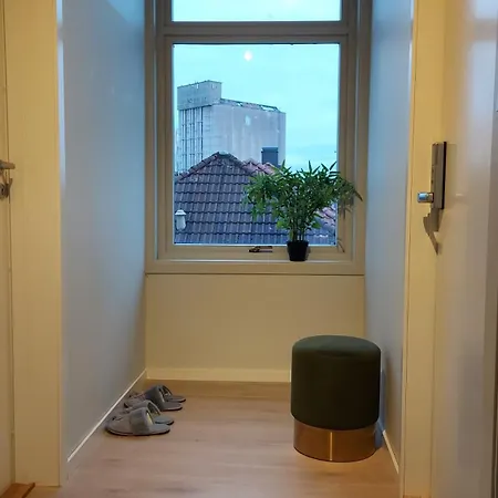 Saneha Homes - Large 4 Room, 8 Guests Apartment